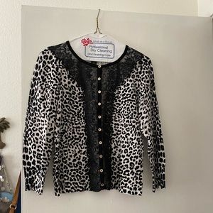 Sexy light animal print sweater.